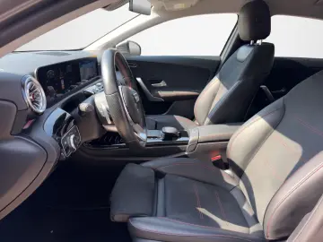 MERCEDES-BENZ A250e Limousine AMG Line  Kamera Ambiente LED