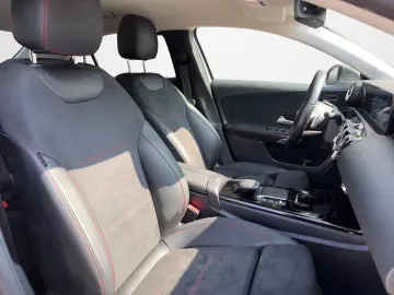 MERCEDES-BENZ A250e Limousine AMG Line  Kamera Ambiente LED