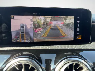 MERCEDES-BENZ A250e Limousine AMG Line  Kamera Ambiente LED