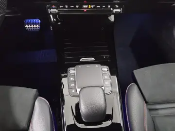 MERCEDES-BENZ A 250 Lim. e AMG-Line LED MBUX