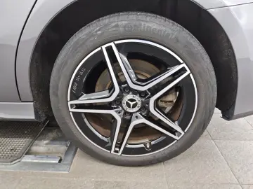 MERCEDES-BENZ A 250 Lim. e AMG-Line LED MBUX