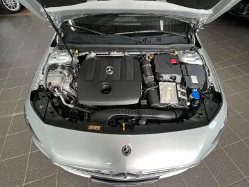 MERCEDES-BENZ A 180 d Limousine Progressive  LED