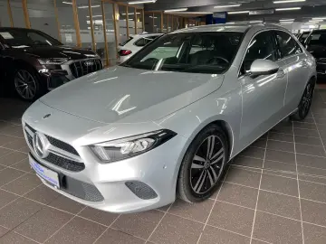 MERCEDES-BENZ A 180 d Limousine Progressive  LED