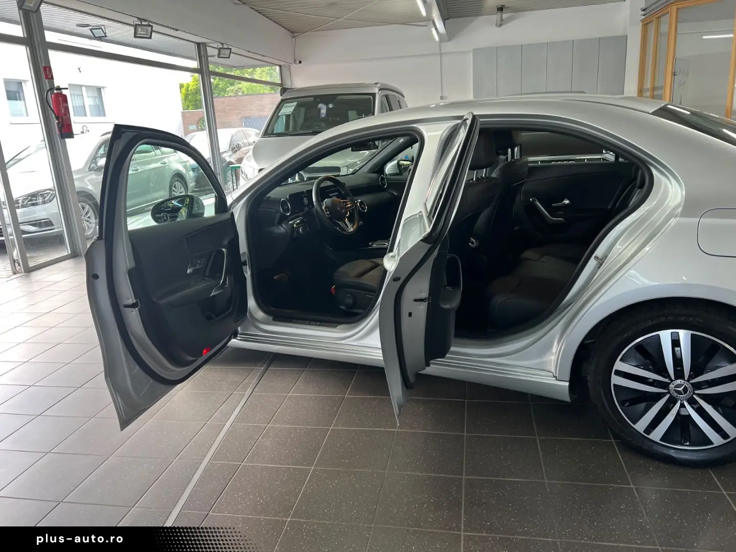 MERCEDES-BENZ A 180 d Limousine Progressive  LED