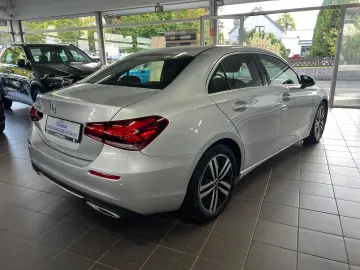 MERCEDES-BENZ A 180 d Limousine Progressive  LED