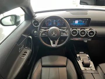 MERCEDES-BENZ A 180 d Limousine Progressive  LED