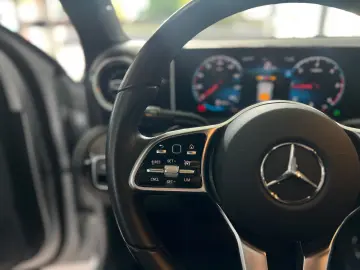 MERCEDES-BENZ A 180 d Limousine Progressive  LED