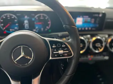 MERCEDES-BENZ A 180 d Limousine Progressive  LED