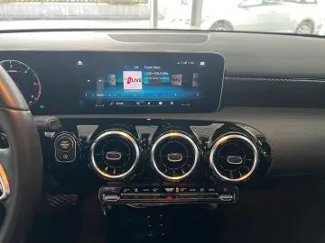 MERCEDES-BENZ A 180 d Limousine Progressive  LED