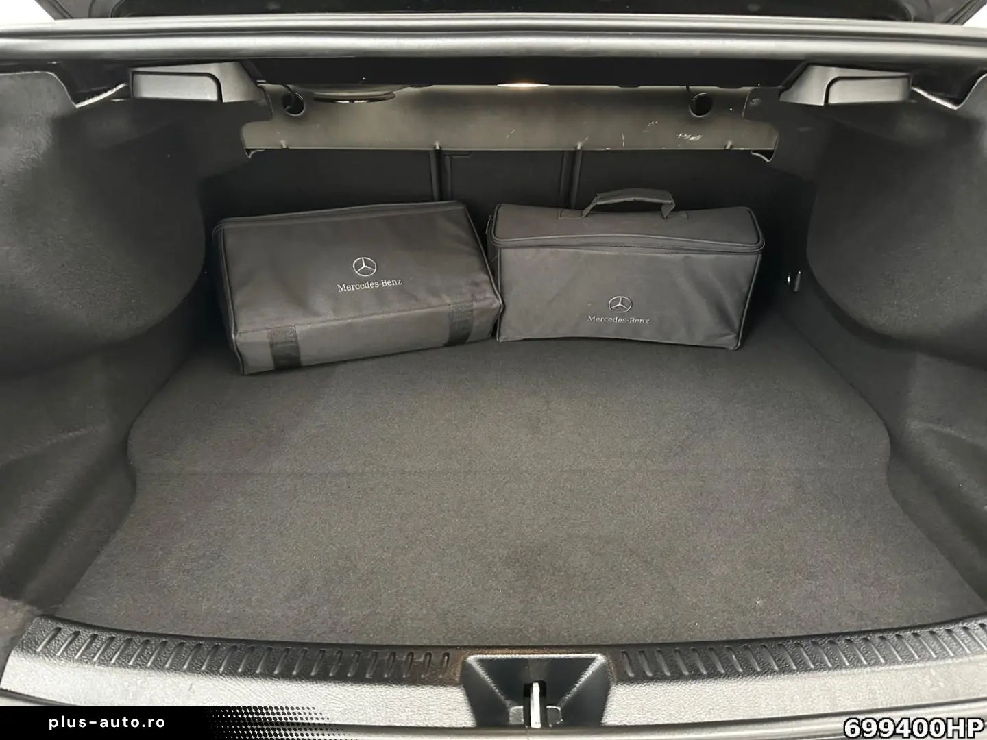 MERCEDES-BENZ A 250 e AMG Limousine Burmester 19