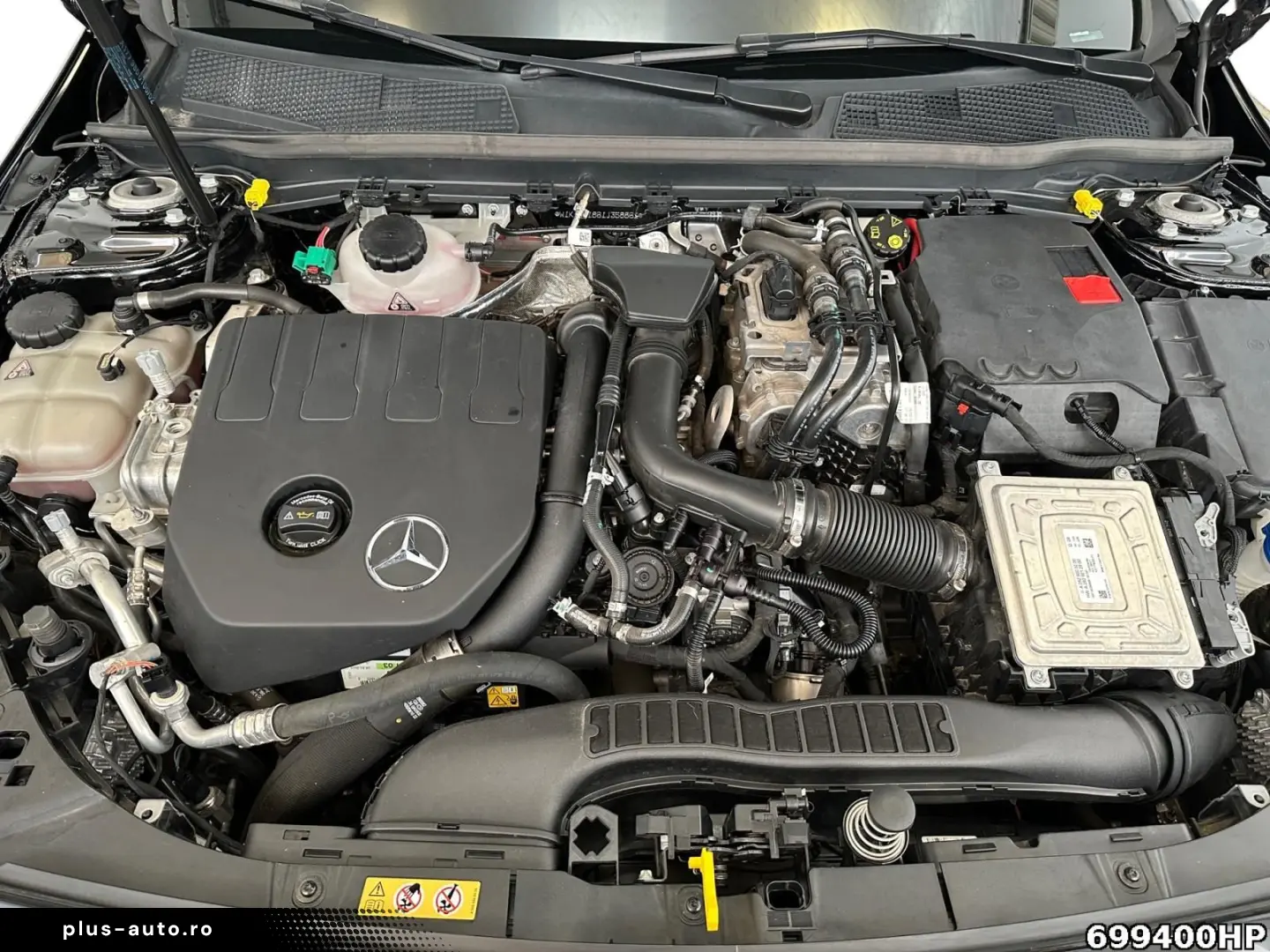 MERCEDES-BENZ A 250 e AMG Limousine Burmester 19