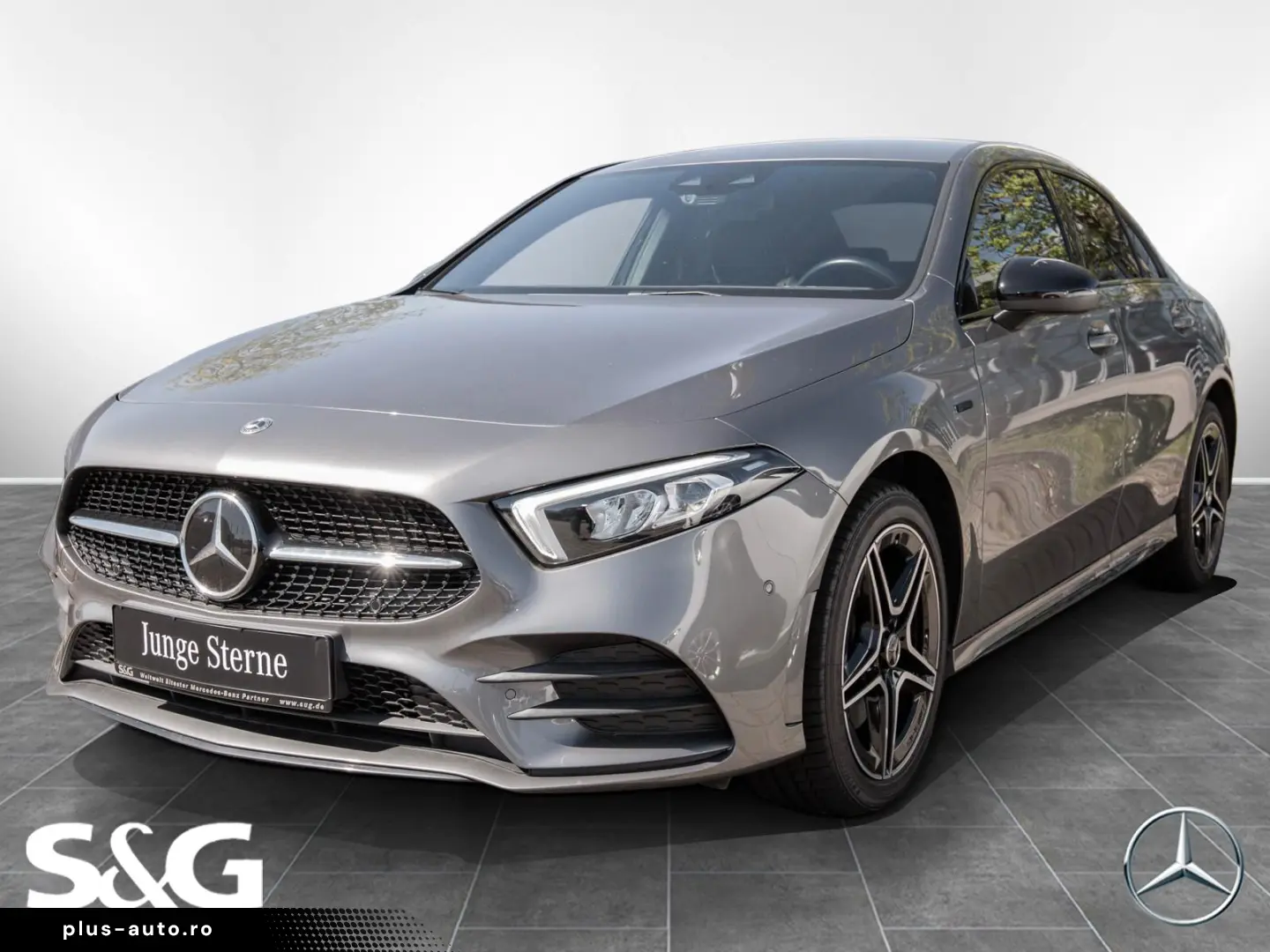 MERCEDES-BENZ A 250 e AMG Limousine  LED MBUX