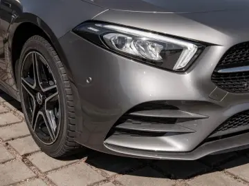 MERCEDES-BENZ A 250 e AMG Limousine  LED MBUX