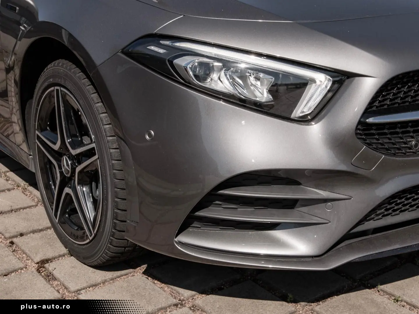 MERCEDES-BENZ A 250 e AMG Limousine  LED MBUX