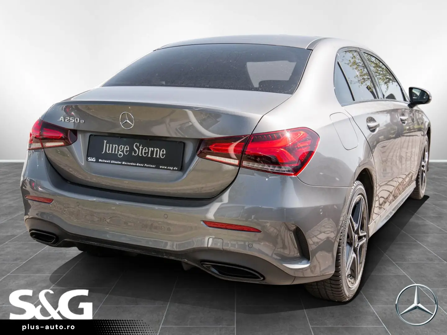 MERCEDES-BENZ A 250 e AMG Limousine  LED MBUX