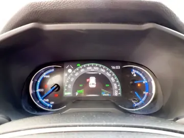 TOYOTA RAV4 2.5 VVT-i  Hybrid Team