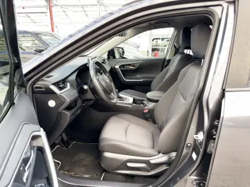 TOYOTA RAV4 2.5 VVT-i  Hybrid Team