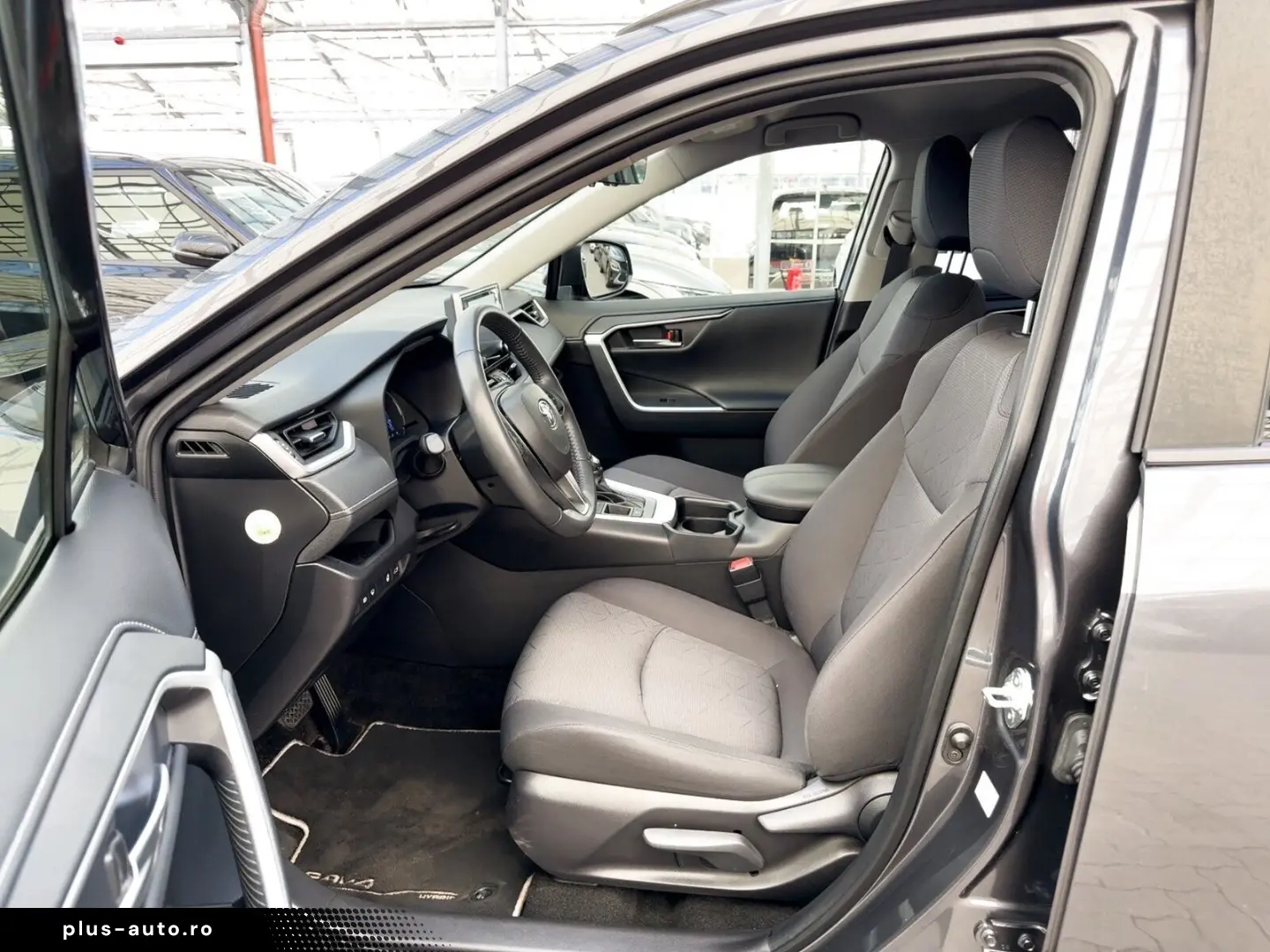 TOYOTA RAV4 2.5 VVT-i  Hybrid Team