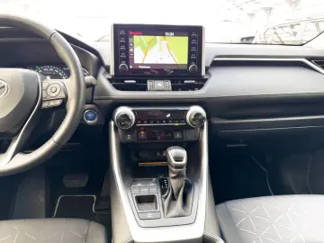 TOYOTA RAV4 2.5 VVT-i  Hybrid Team