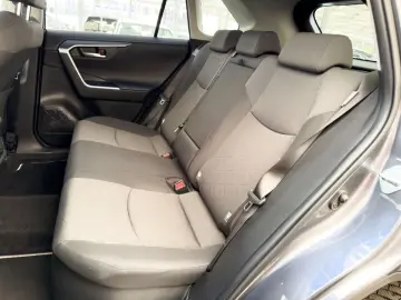 TOYOTA RAV4 2.5 VVT-i  Hybrid Team