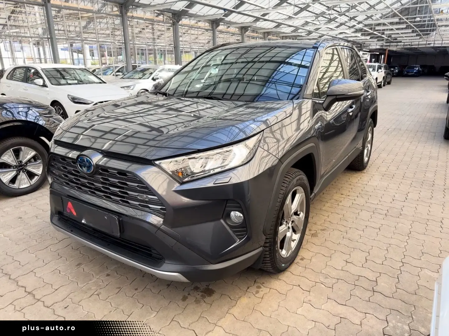 TOYOTA RAV4 2.5 VVT-i  Hybrid Team
