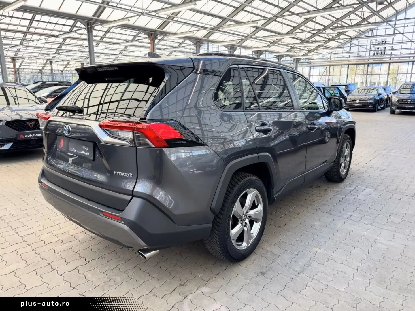 TOYOTA RAV4 2.5 VVT-i  Hybrid Team