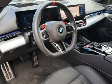 BMW M5 Limousine AHK Driv.Assist. Winterräder inkl.