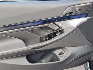 BMW M5 Limousine AHK Driv.Assist. Winterräder inkl.