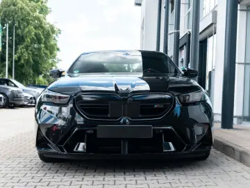BMW M5 Limousine  DRIVING PROF.   COMFORT PAKET  B&W