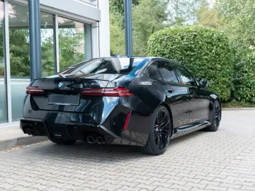 BMW M5 Limousine  DRIVING PROF.   COMFORT PAKET  B&W