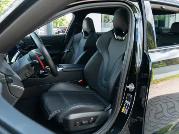 BMW M5 Limousine  DRIVING PROF.   COMFORT PAKET  B&W