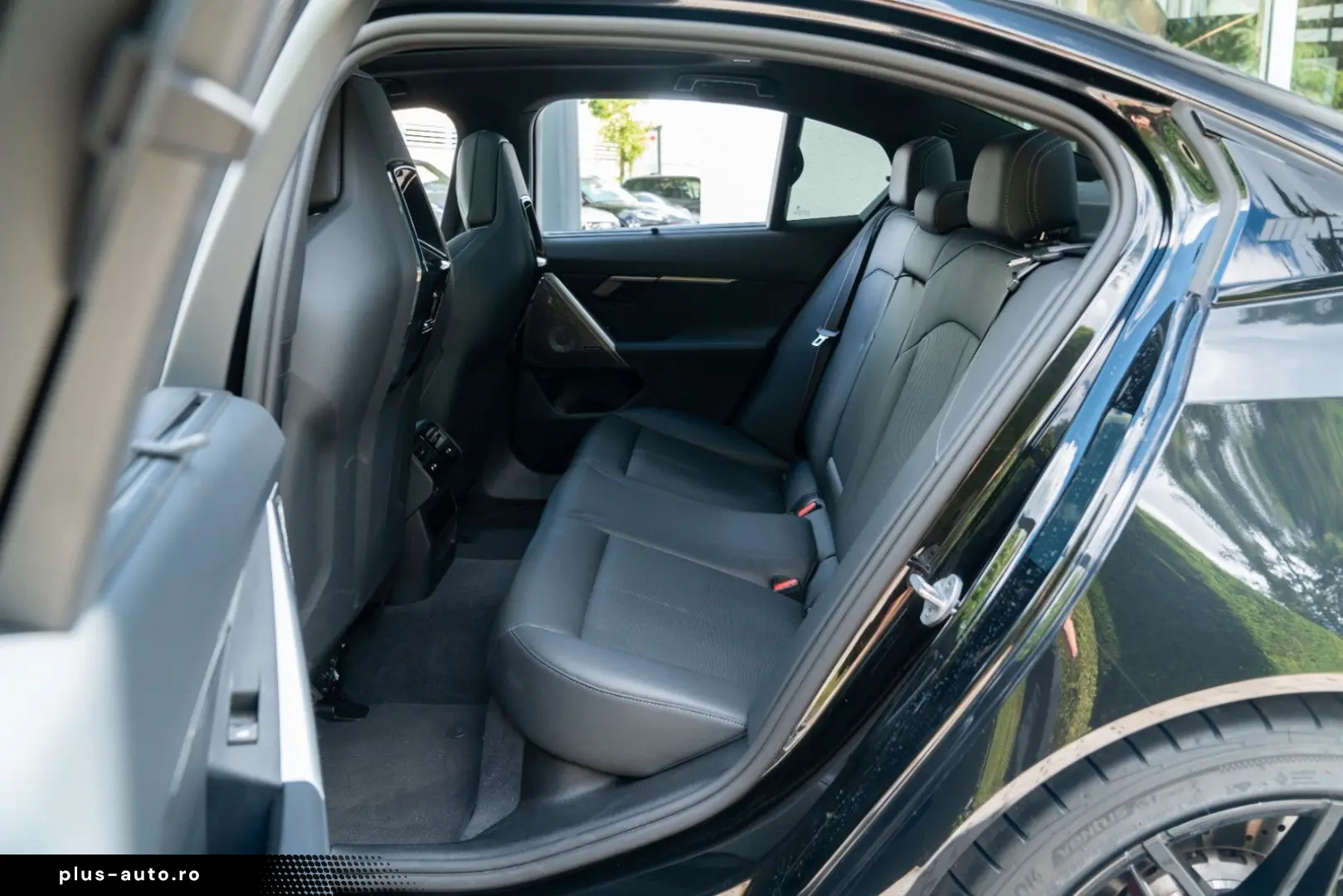 BMW M5 Limousine  DRIVING PROF.   COMFORT PAKET  B&W