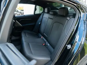 BMW M5 Limousine  DRIVING PROF.   COMFORT PAKET  B&W