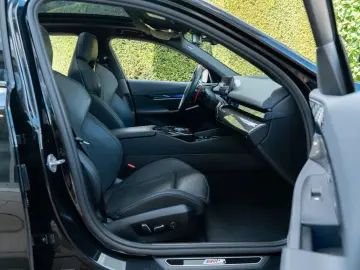 BMW M5 Limousine  DRIVING PROF.   COMFORT PAKET  B&W