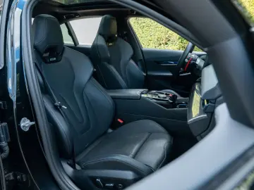 BMW M5 Limousine  DRIVING PROF.   COMFORT PAKET  B&W