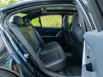 BMW M5 Limousine  DRIVING PROF.   COMFORT PAKET  B&W