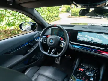 BMW M5 Limousine  DRIVING PROF.   COMFORT PAKET  B&W