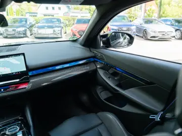 BMW M5 Limousine  DRIVING PROF.   COMFORT PAKET  B&W