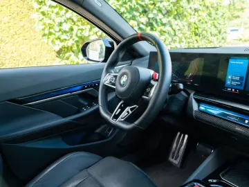 BMW M5 Limousine  DRIVING PROF.   COMFORT PAKET  B&W