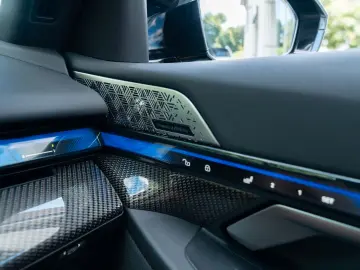 BMW M5 Limousine  DRIVING PROF.   COMFORT PAKET  B&W