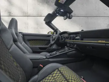 Porsche 911 GTS Heritage Spirit 70