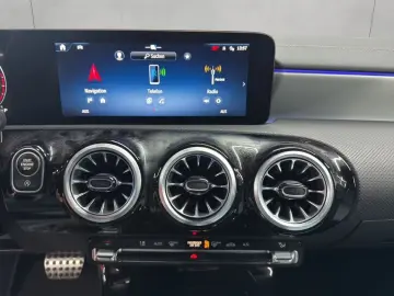 Mercedes-Benz CLA 200 AMG Line Advanced Plus