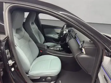 Mercedes-Benz CLA 200 AMG Line Advanced Plus