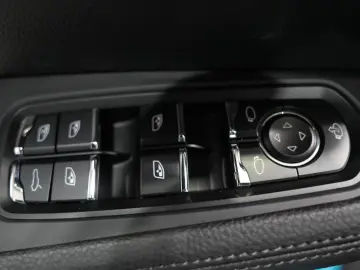 Porsche Macan CHRONO LUFTFEDERUNG