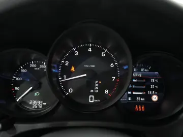 Porsche Macan CHRONO LUFTFEDERUNG