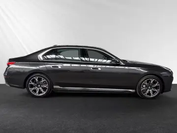 BMW 750e xDrive