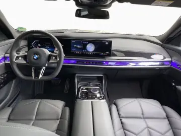 BMW 740d xDrive M SPORT