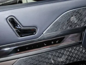 BMW 750e xDrive M Paket Pro