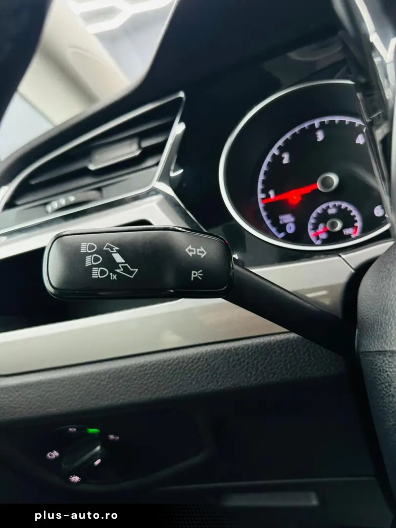 VOLKSWAGEN TOURAN 2019 1.6D E6 Garantie 12 Luni Rate Avans 0