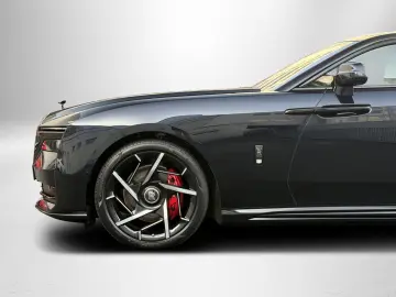 ROLLS ROYCE Spectre Black Badge Starlight Bespoke 23 Zoll